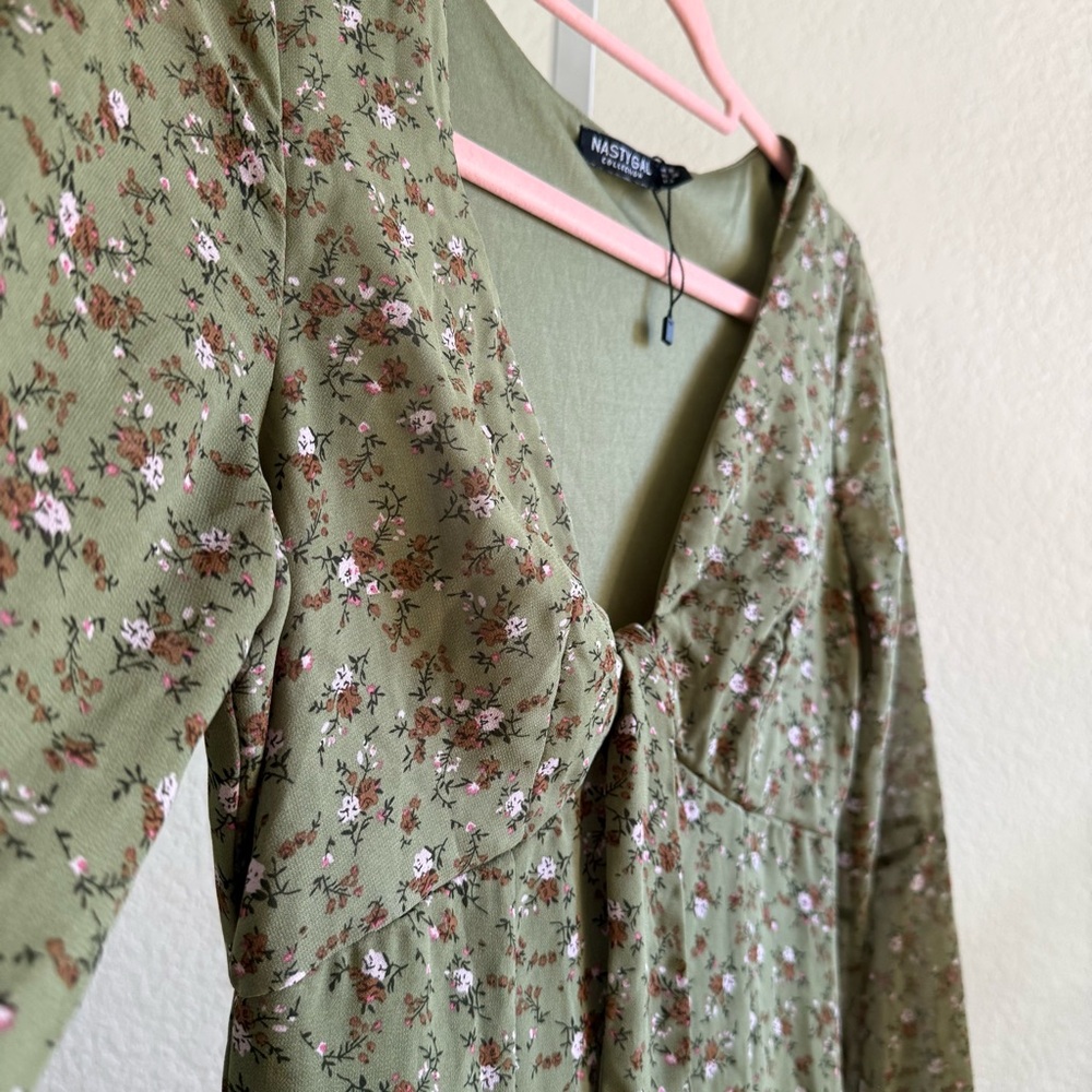 Nasty Gal Olive Floral Long Sleeve Midi Dress w/ Slits Size 6 Cottagecore Boho - Picture 2 of 12